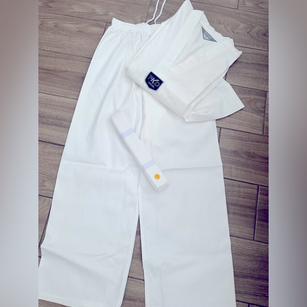 🥇New.  Taekwondo uniform Small 3 (unisex)in bag